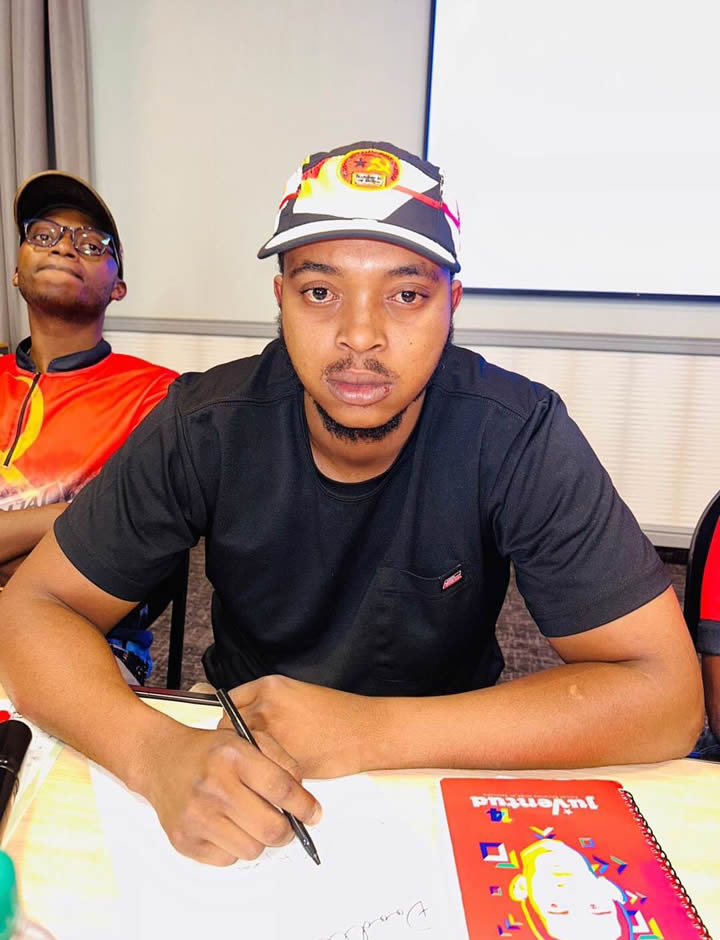 Mzwandile Thakhudi
